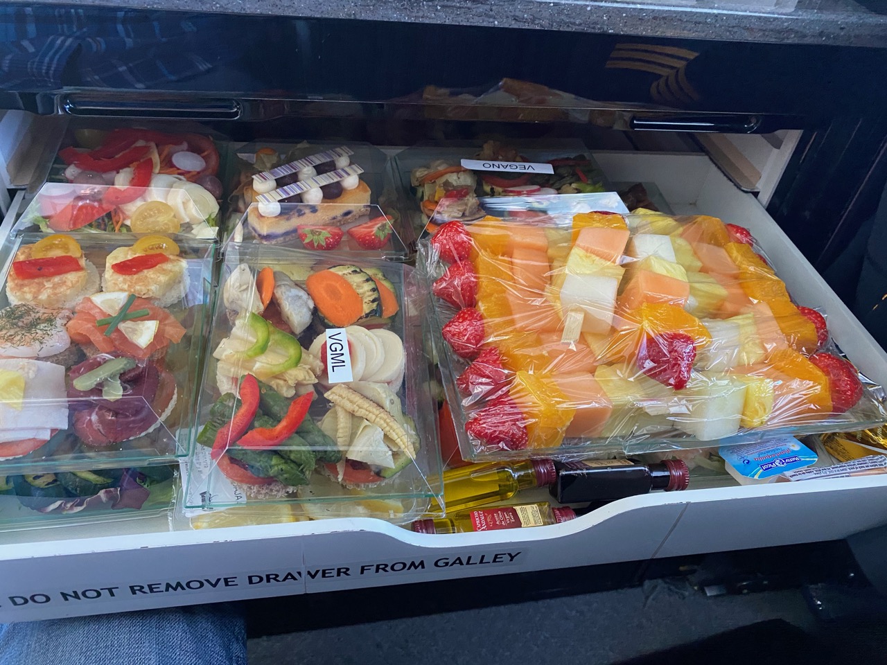 jet food catering aboard BCN to ZRH